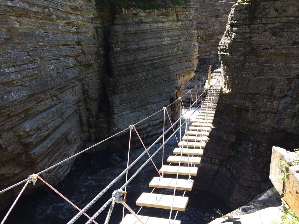 Visited here with my boys (10 yr old twins) and my parents. The chasm is a really impressive sandstone gorge with a river running through it. It is fed by the Rainbow Falls, which is gorgeous. You get a great view of the falls from the start of the hike. We did the walk down the interior of the chasm (they call it the 'inner sanctum') and then took a raft ride, which was wetter than we expected!