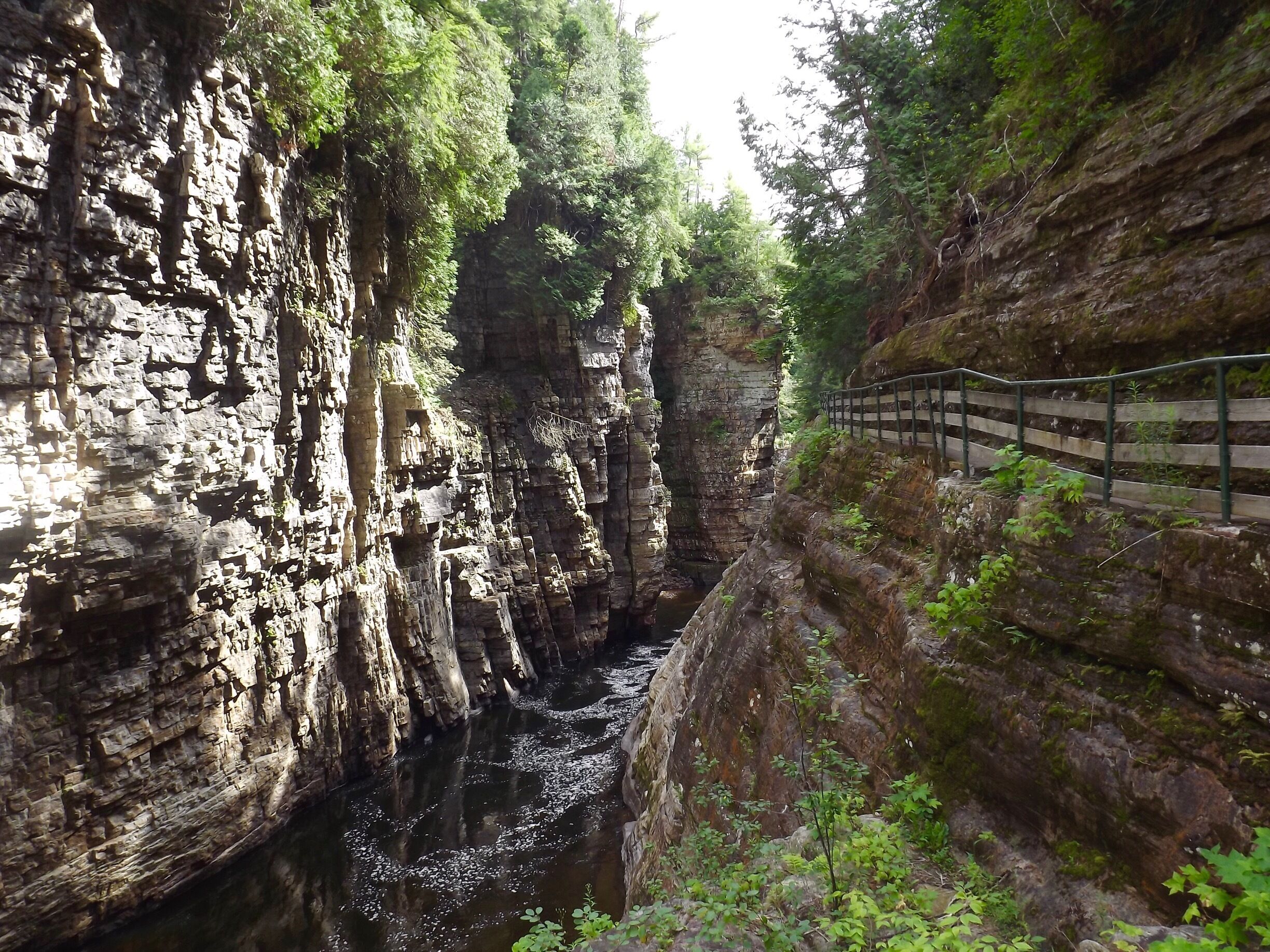 Incredible hike at Ausable Chasm, a hidden secret located in Upstate New York, just two hours away from the Adirondacks. Said to be the “Canyon of the East,” Ausable chasm offers amazing views, photo-ops and hikes with all different levels of difficulty. Truly feels like a prehistoric place. 