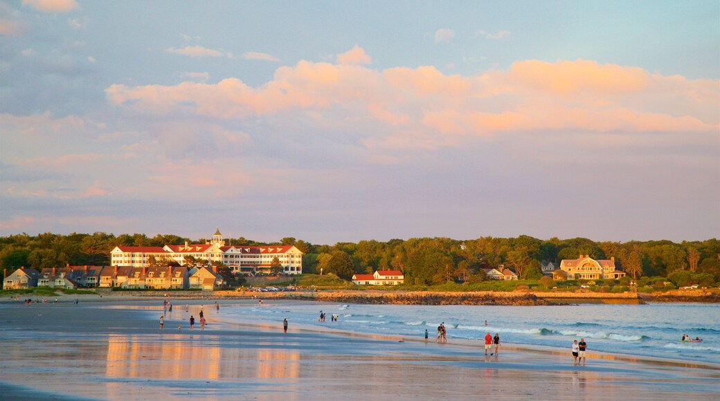 古區海灘 其中包括 一般的海岸景觀, 濱海小鎮 和 沙灘