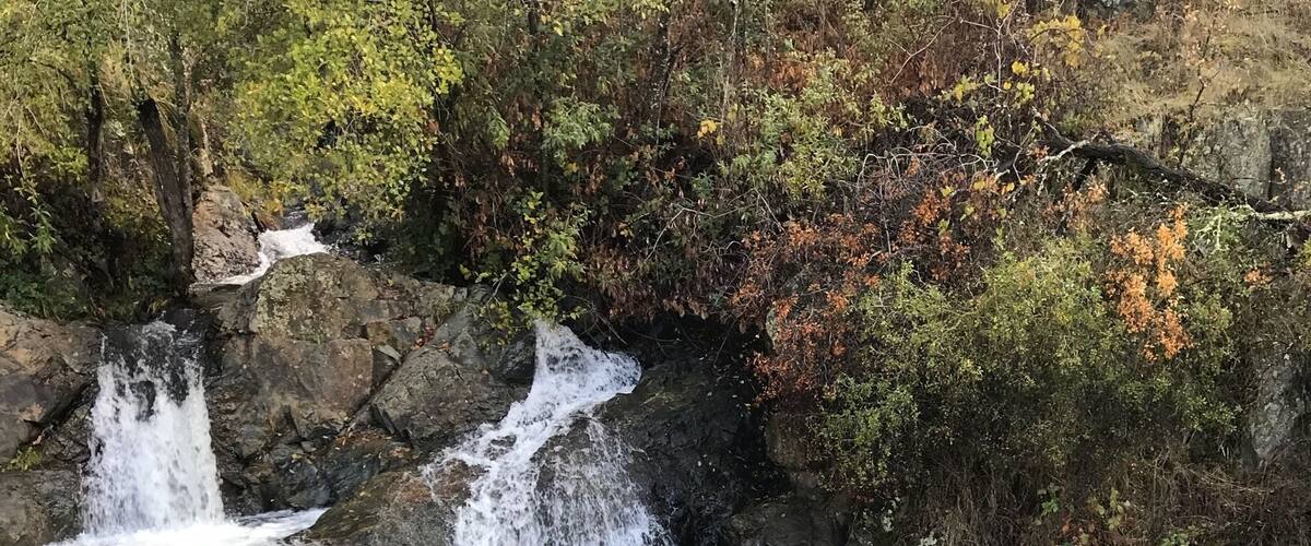 Beautiful trails to explore in this area. Be sure to go during the week. VERY busy on weekends and parking issues. #justhike #waterfallchaser