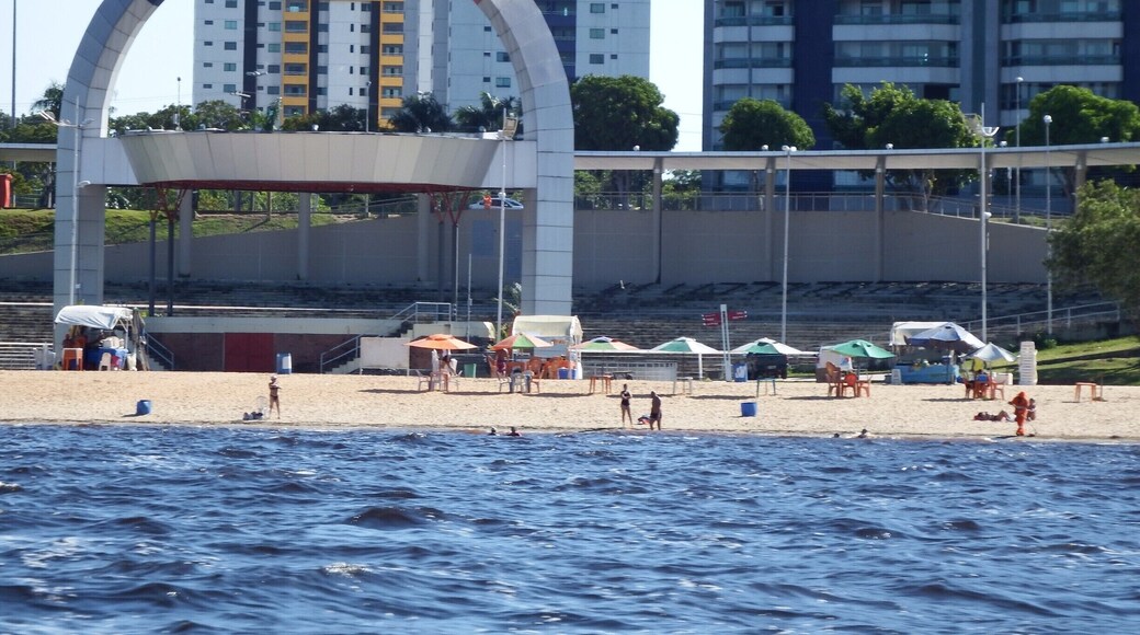 A Praia da Ponta Negra, é uma praia localizada no bairro da Ponta Negra, na Zona Oeste da cidade de Manaus, às margens do rio Negro.
Ponta Negra Beach, is a beach located in the Ponta Negra neighborhood, in the West Zone of the city of Manaus, on the banks of the Negro River.
#Aquatrove