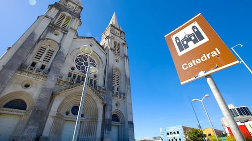 มหาวิหารเซ เนื้อเรื่องที่ ป้าย และ โบสถ์หรือวิหาร