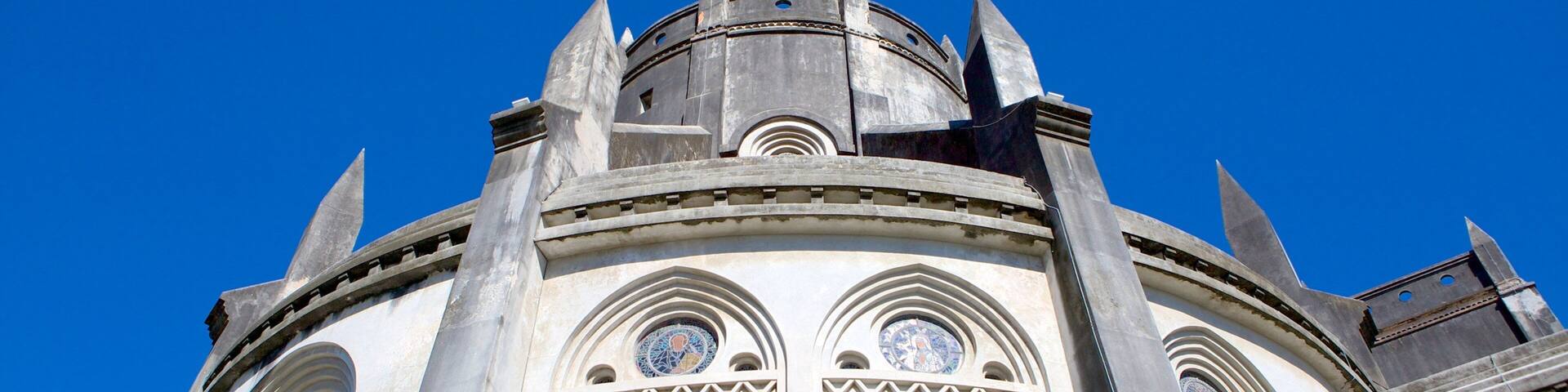 Se Cathedral which includes a church or cathedral