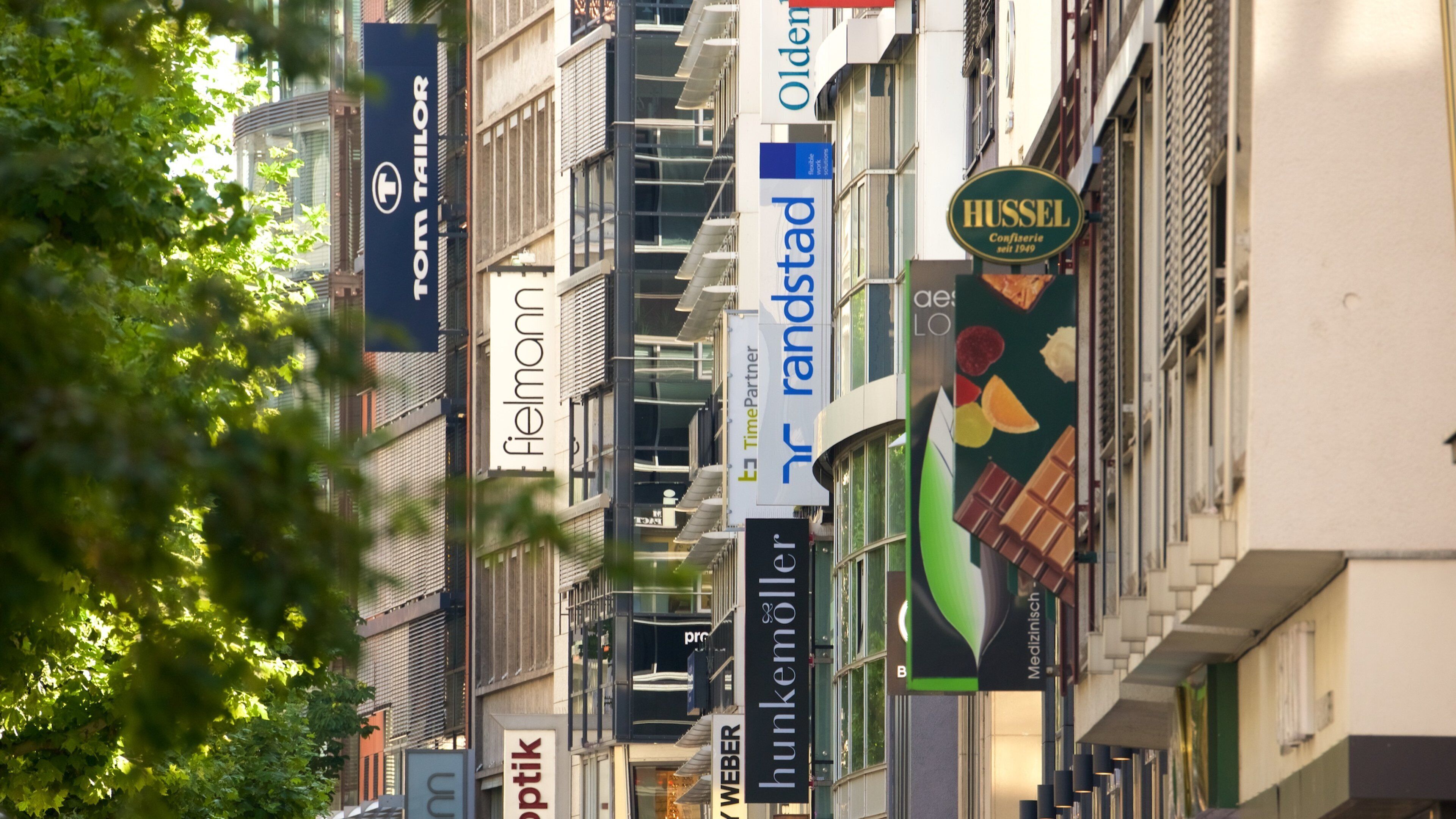 Konigstrasse which includes signage