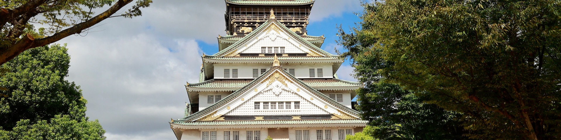 view of the castle of osaka -Japan-