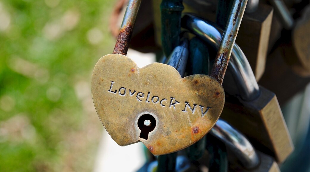 Lovers Lock Plaza