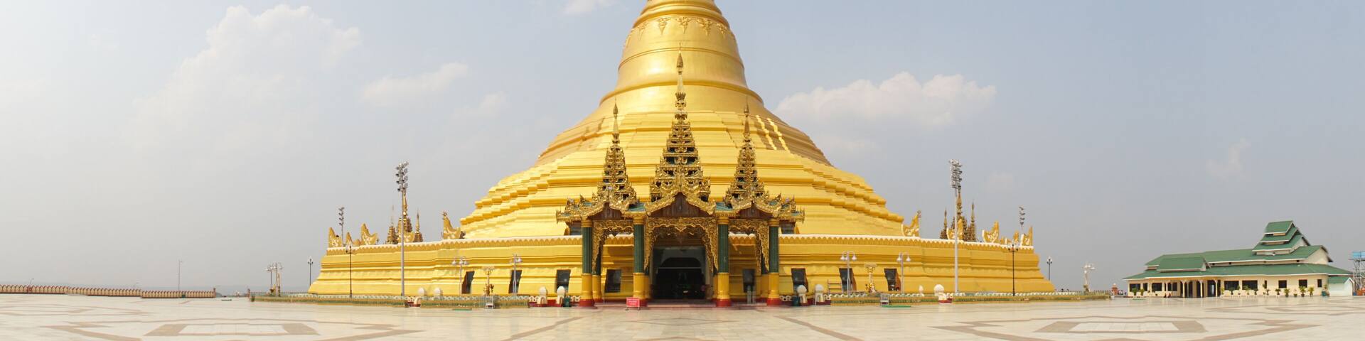 Golden Uppatasanti Pagoda Buddha Temple in Naypyidaw, Myanmar / Burma.