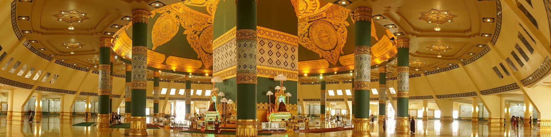 Golden Uppatasanti Pagoda Buddha Temple in Naypyidaw, Myanmar / Burma.