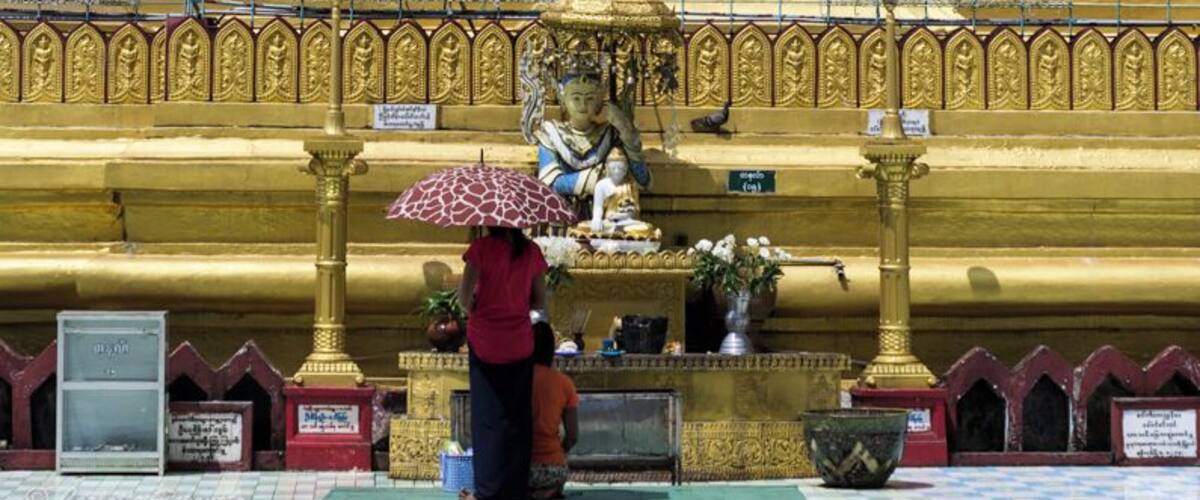 The tallest pagoda in Myanmar have seen several damages due to heart quakes over the years.Today are still visible some of the rests from the 1917 paya. According to the tradition, 2 of the Buddhas hair are hold inside the paya.