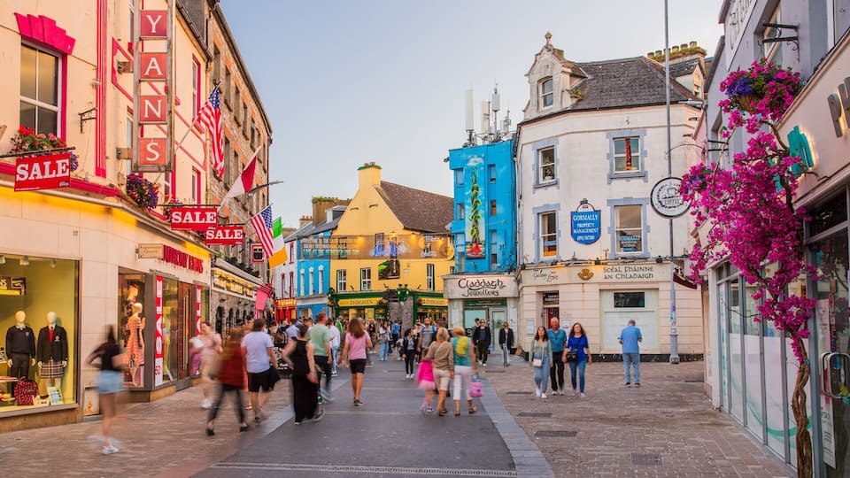 Latin Quarter showing street scenes and a city