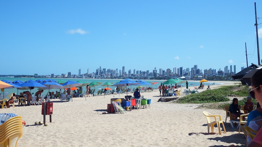 Praia de Tambaú na cidade de João Pessoa, na Paraíba, Brasil.