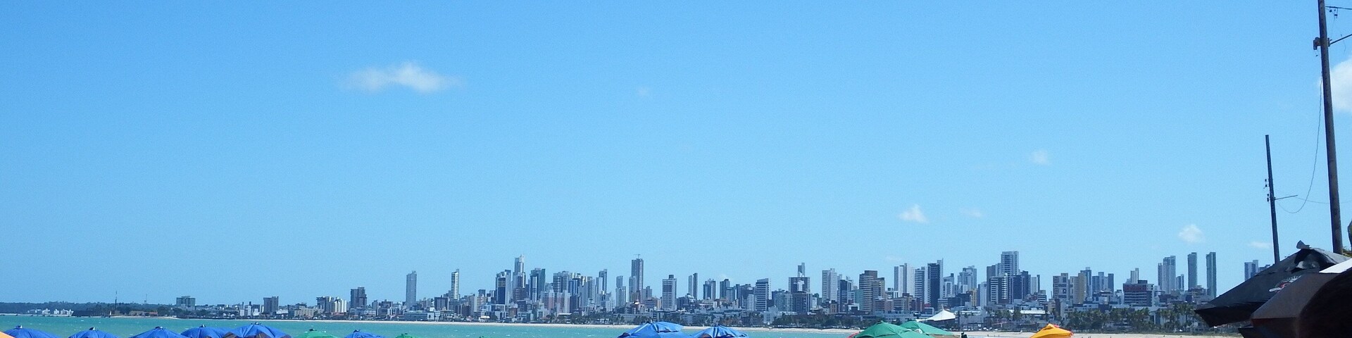 Praia de Tambaú na cidade de João Pessoa, na Paraíba, Brasil.