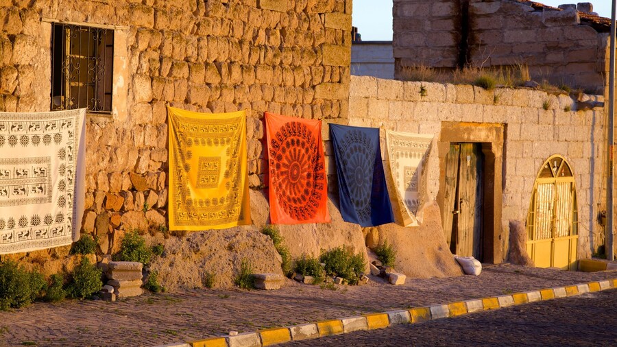 Uchisar Castle featuring street scenes