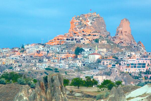 ウチヒサール城 表示 都市 と 遺跡