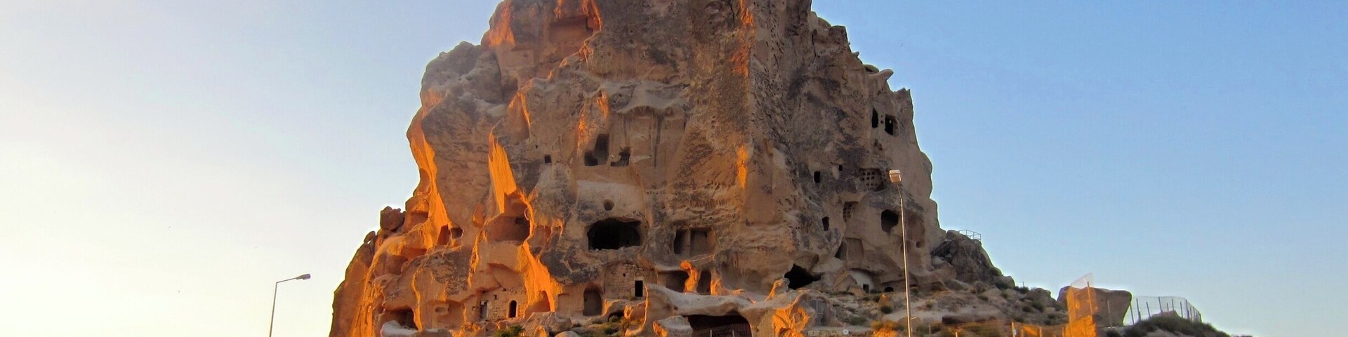 Uchisar castle in Cappadocia, turkey. the region was stunning, felt like you were on another planet, if you ever go to turkey make sure to go to Cappadocia
#goldenhour