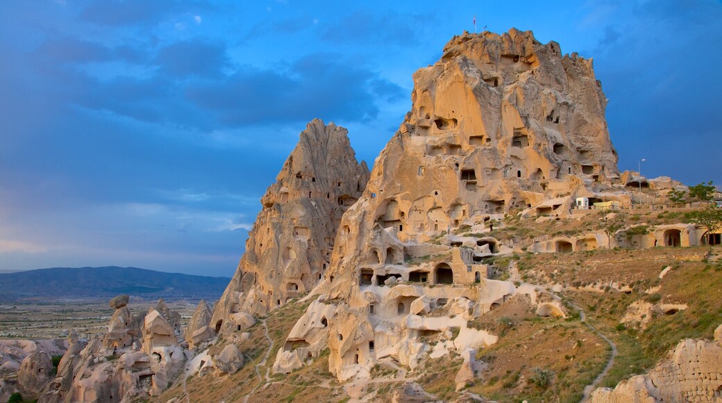 ปราสาท Uchisar แสดง ปราสาท