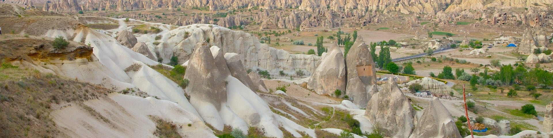 Sunset Point showing mountains