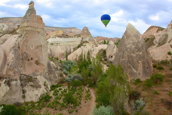 バラの谷 フィーチャー 熱気球