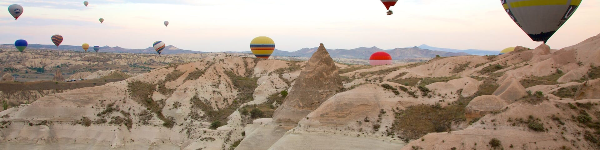 Rose Valley featuring ballooning