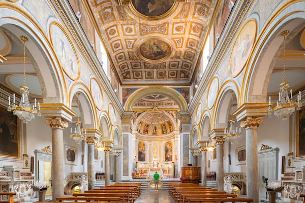 Basilica di Sant\'Antonio which includes a church or cathedral, heritage elements and interior views