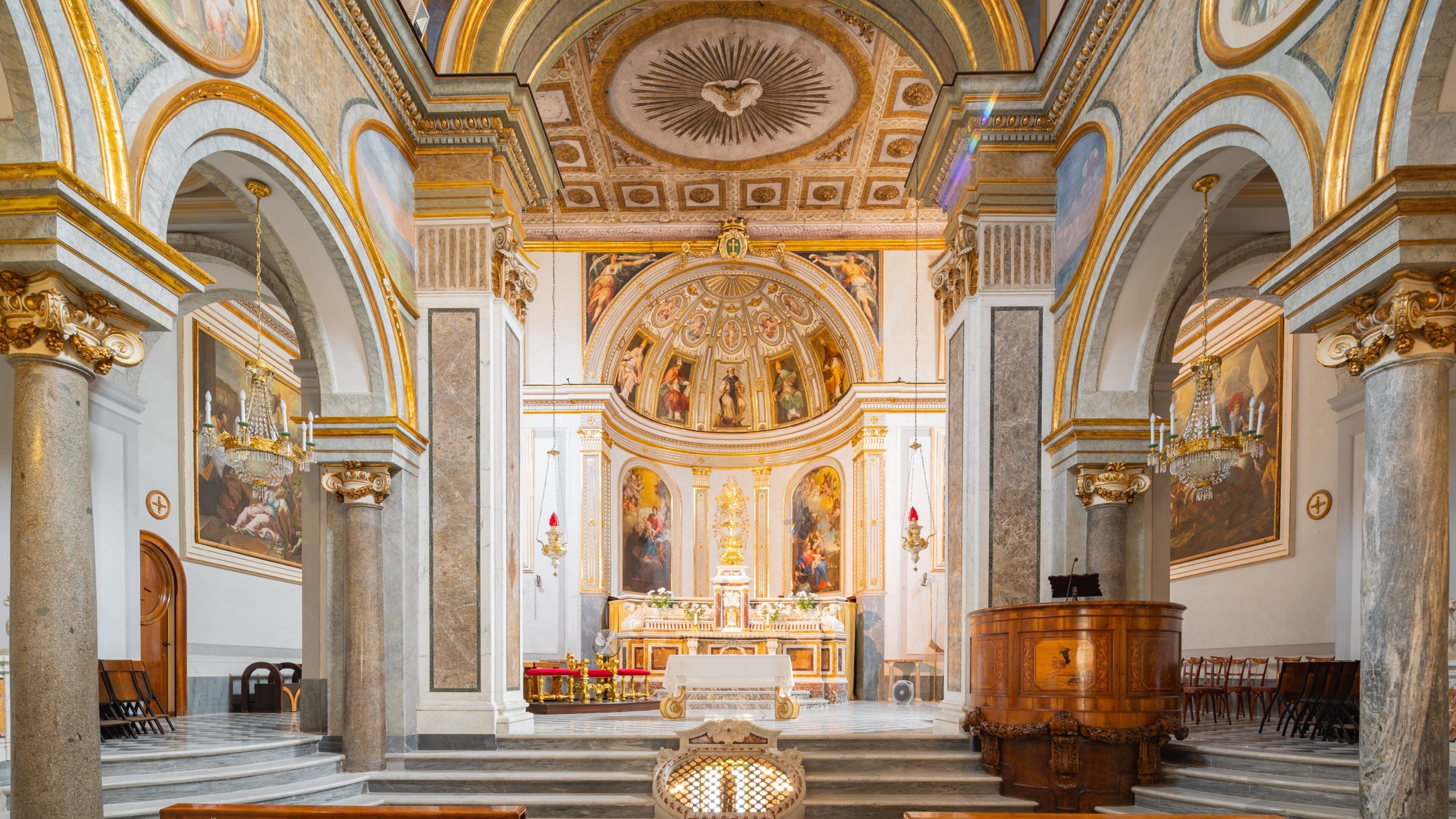 Basilica di Sant\'Antonio which includes heritage elements, interior views and a church or cathedral