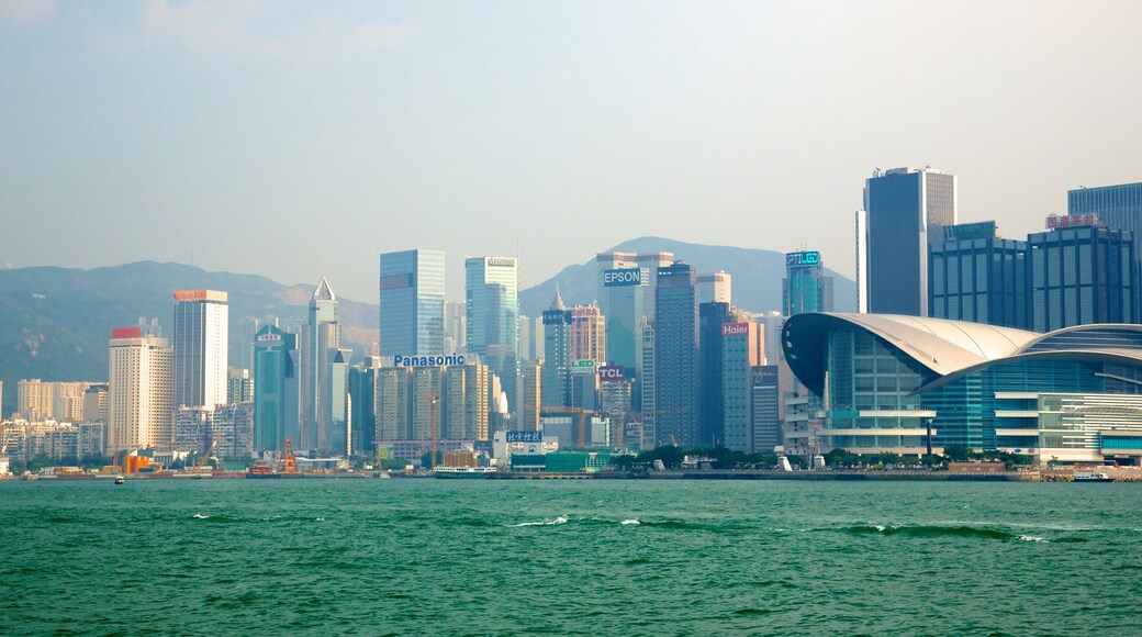 Victoria Harbour fasiliteter samt moderne arkitektur, by og bukt eller havn