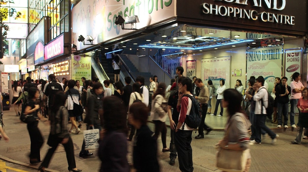 銅鑼灣避風塘 其中包括 城市, 街道景色 和 購物