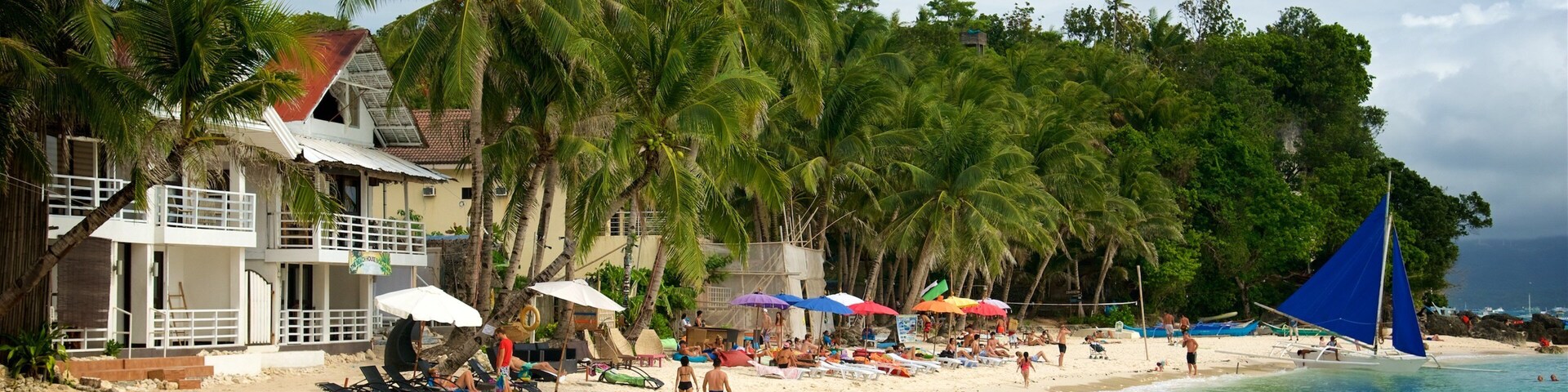Aklan das einen Strand, tropische Szenerien und Haus
