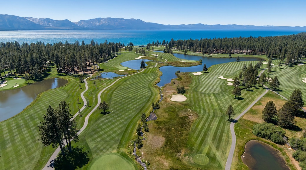 埃奇伍德塔霍高尔夫球场