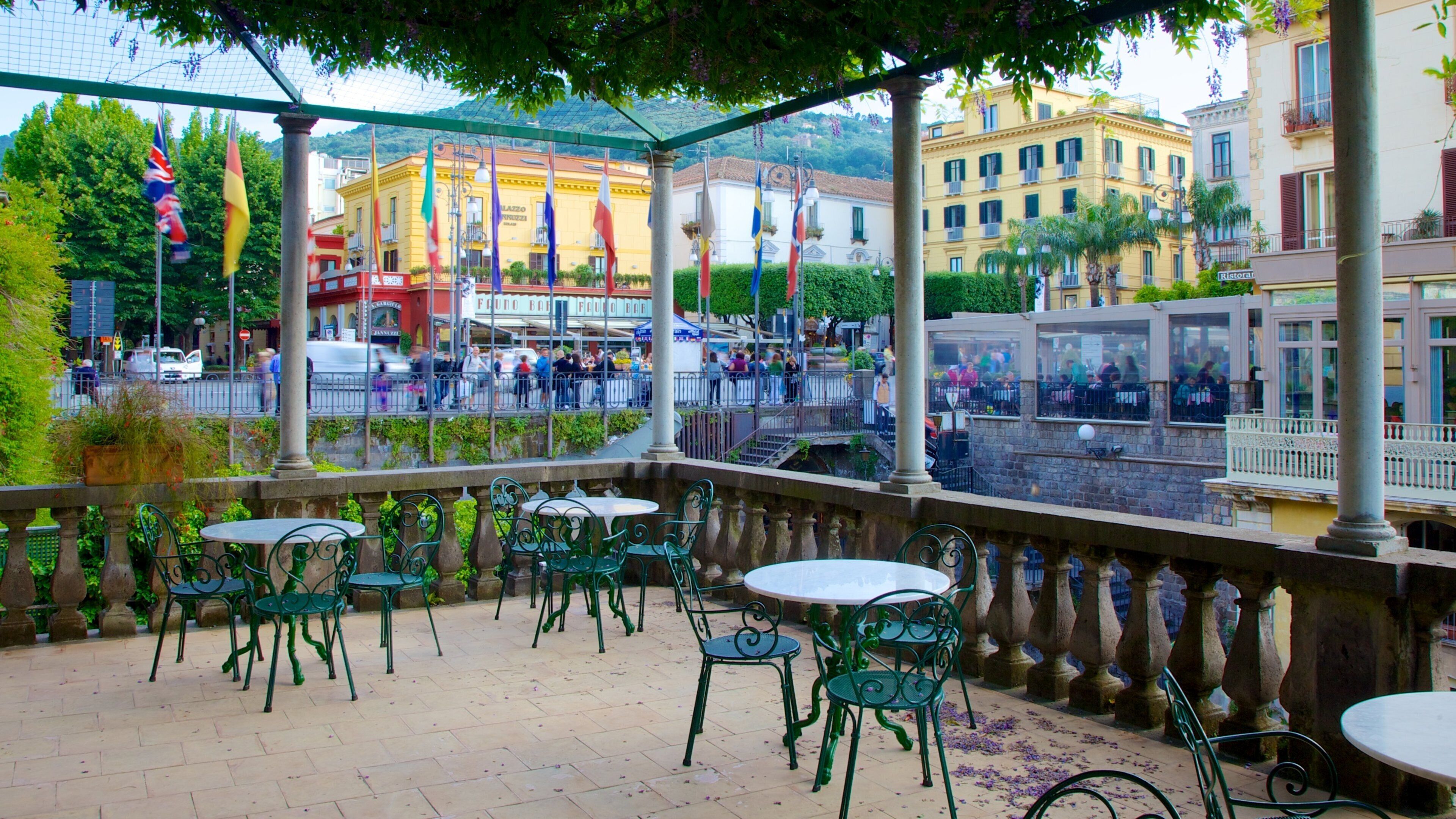 タッソ広場 どの含み 屋外での食事 と 都市