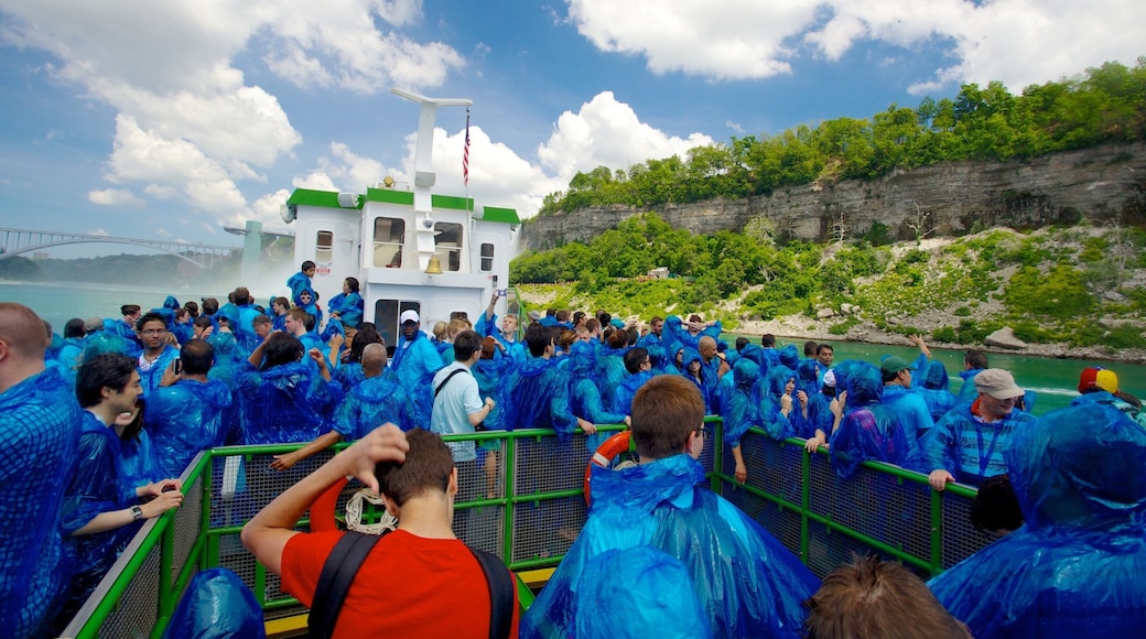 Maid of the Mist which includes views as well as a large group of people
