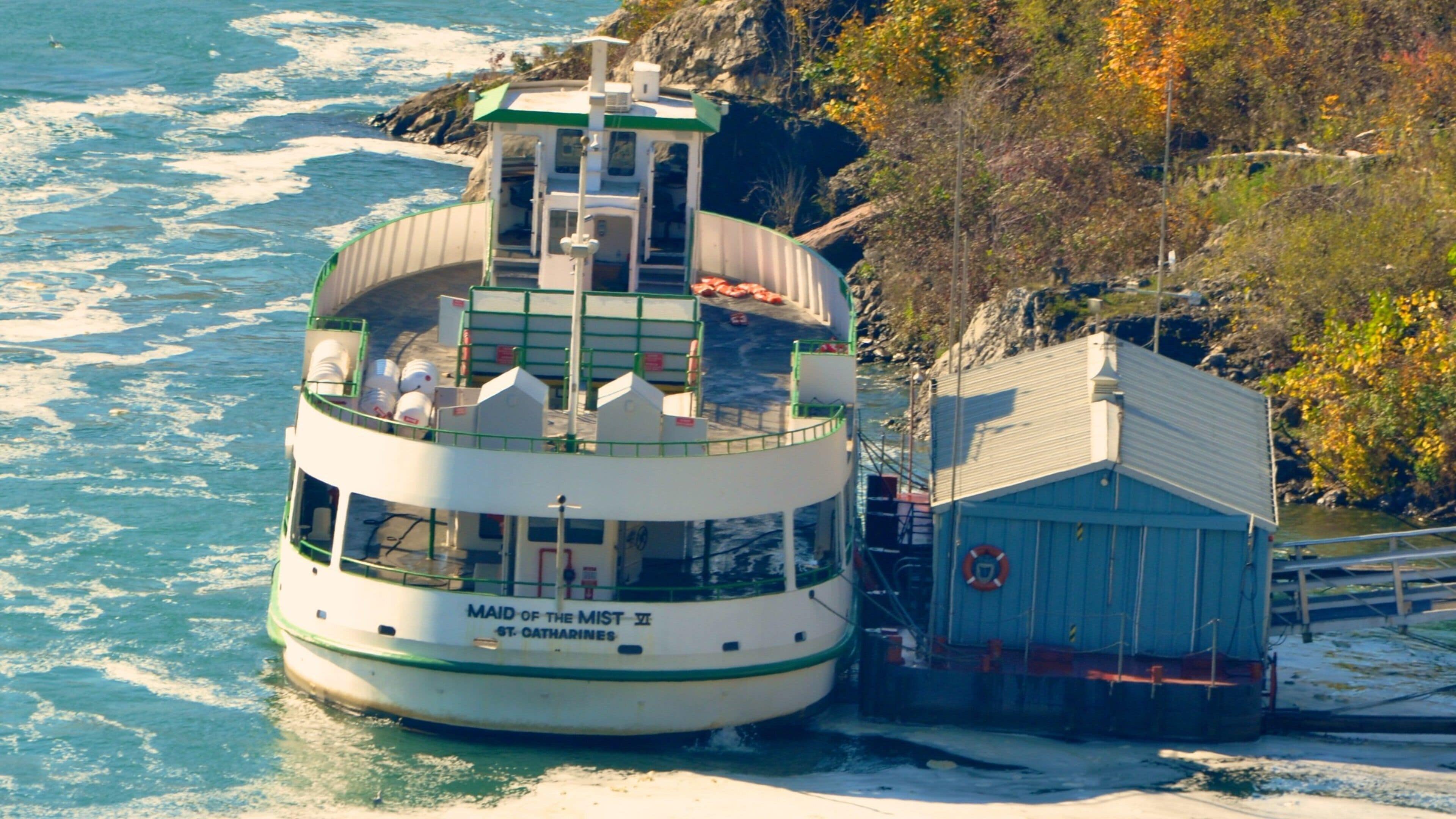 Maid of the Mist แสดง สีสันฤดูใบไม้ร่วง, ท่าจอดเรือ และ แม่น้ำหรือลำธาร