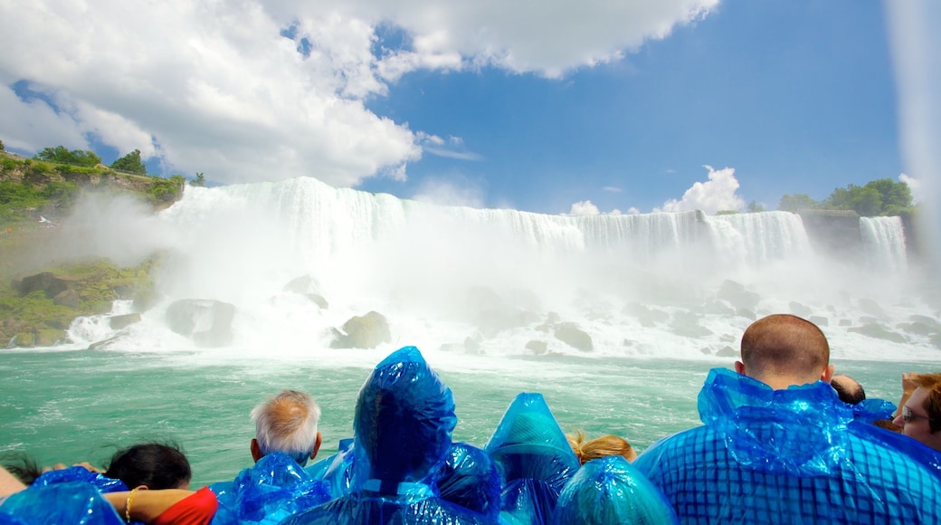 Maid of the Mist featuring mist or fog, a cascade and views