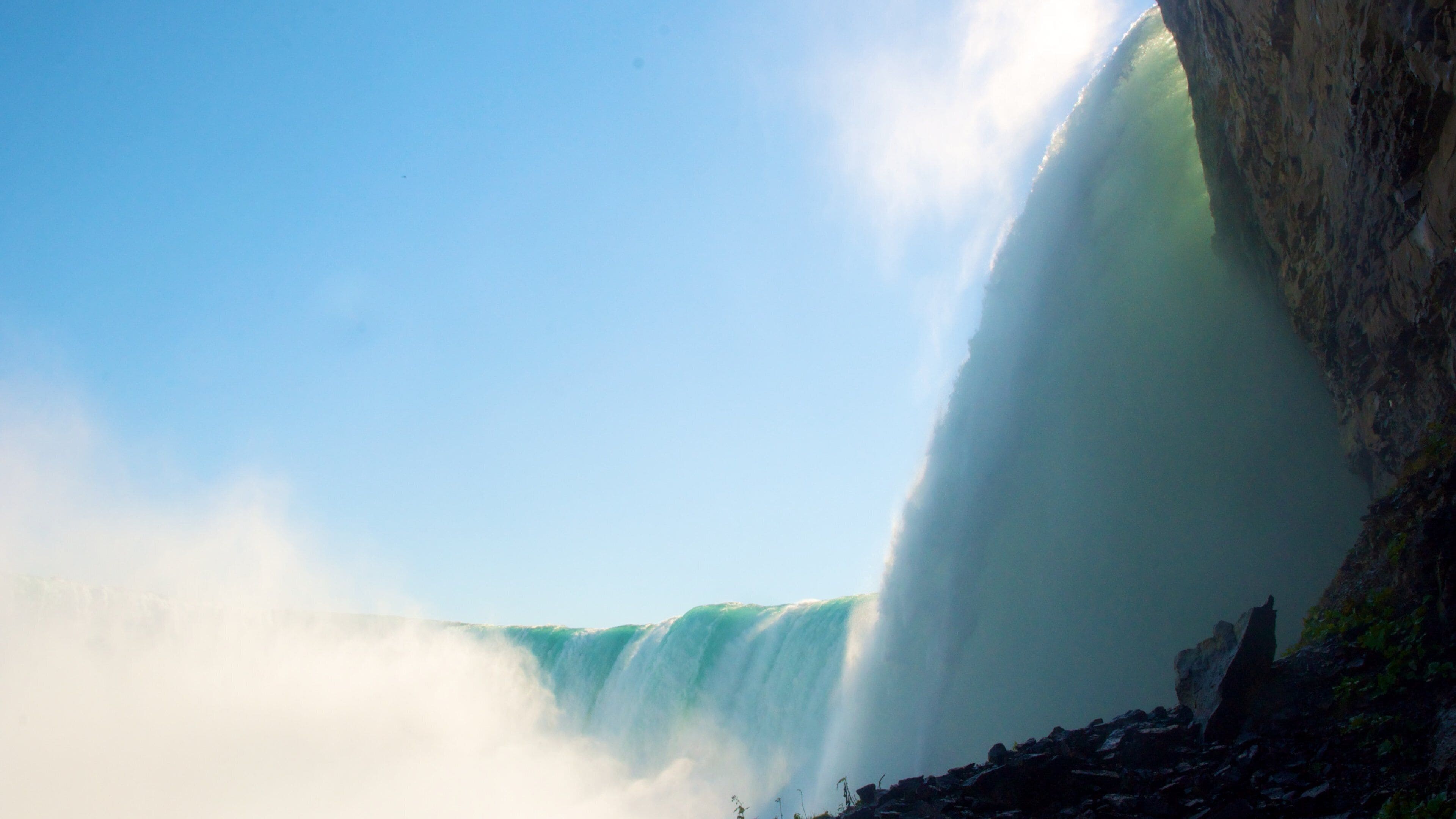 Maid of the Mist featuring landscape views and a waterfall