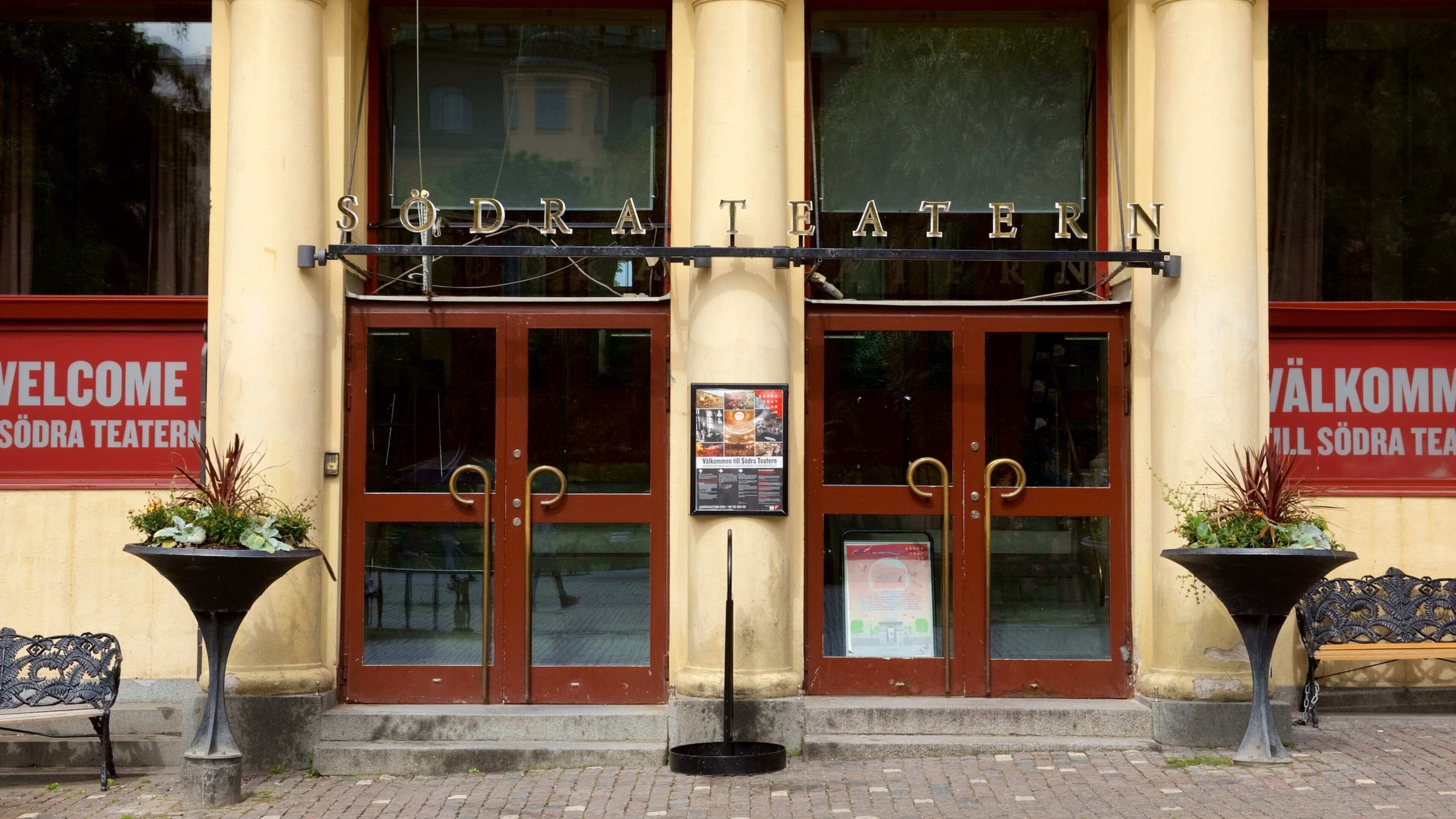 Sodra Teatern showing signage