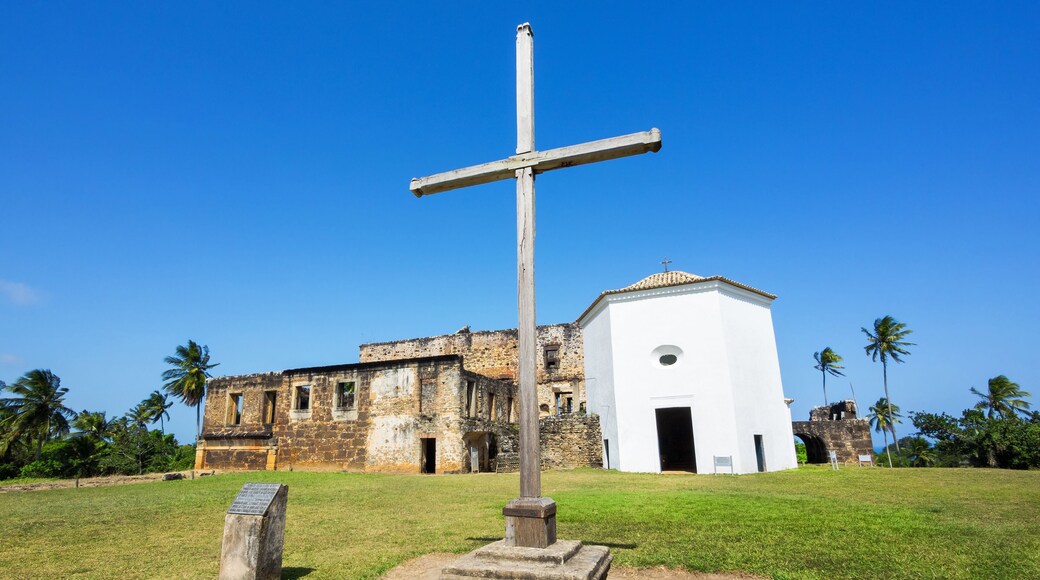 View of Garcia D'Avila Castle, or Casa da Torre, in Praia do Forte, Bahia, Brazil. The castle was built by Portuguese colonizers between 1551 and 1624 as a residence and military stronghold.
