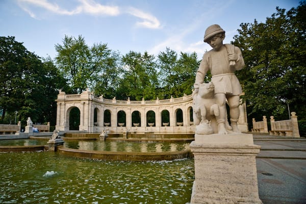 BDXY68 Hans im Glueck, Lucky Hans, fairytale fountain Volkspark am Friedrichshain, Friedrichshain, Berlin, Germany, Europe