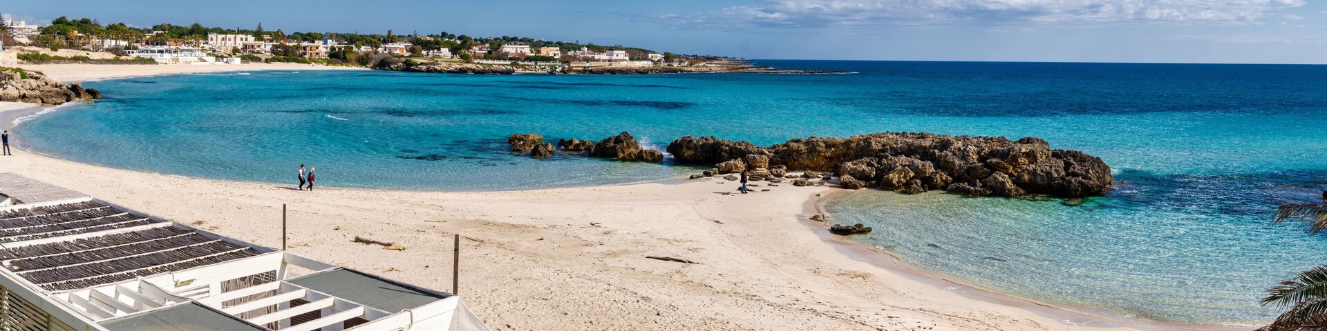 Salento, spiaggia con acque blu cristalline - Marina di Pulsano, Taranto, Puglia, Italia