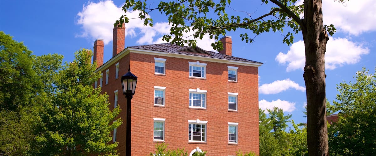 Bowdoin College showing a garden