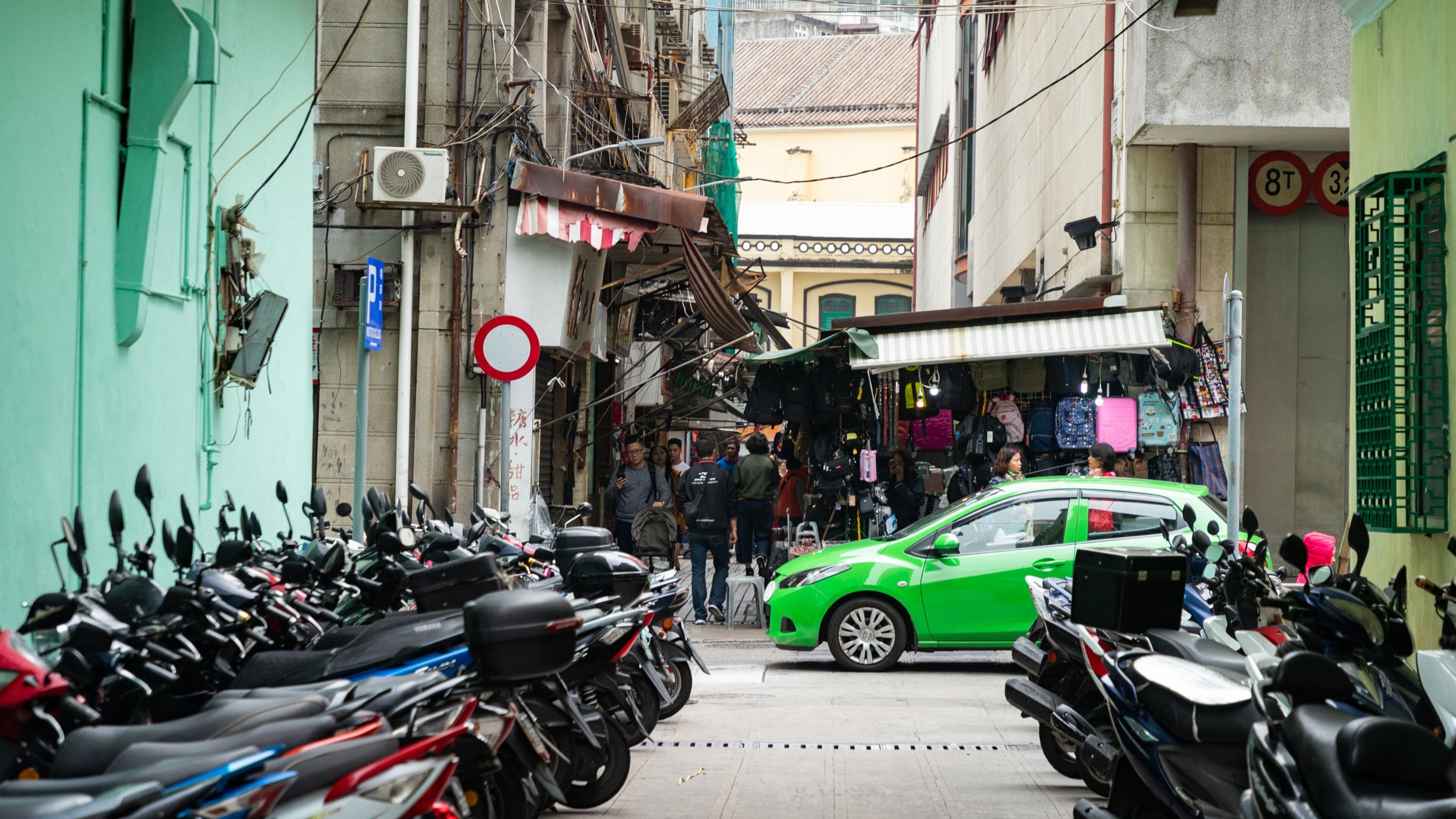 Almeida Ribeiro Street which includes a city and street scenes