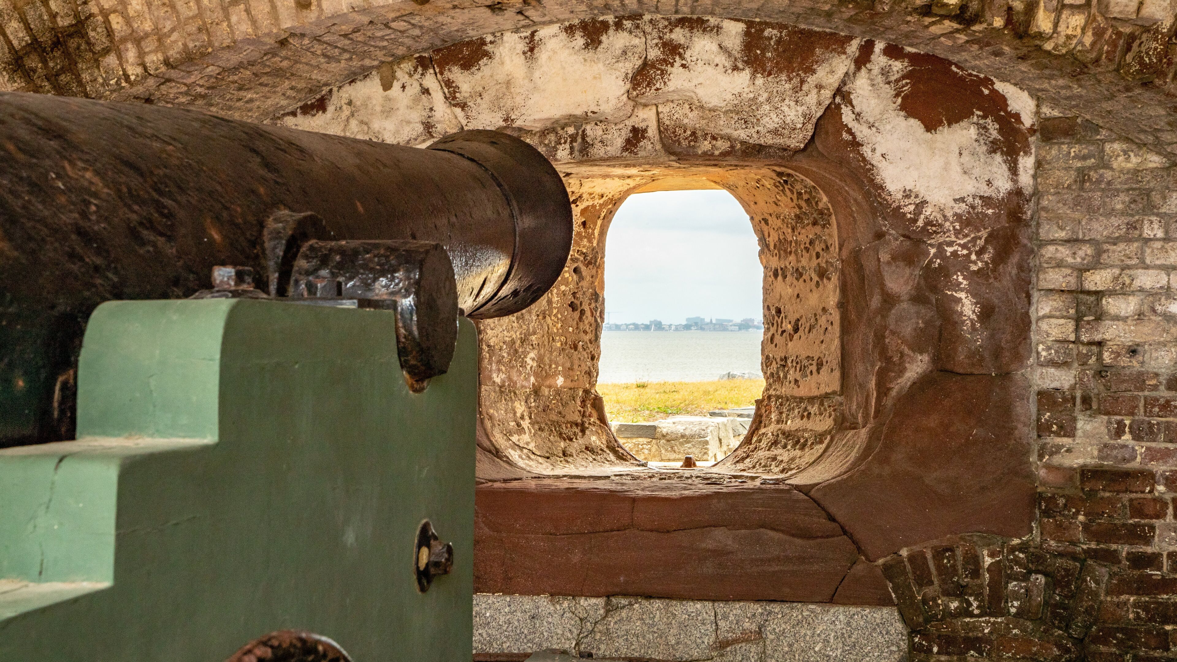 Fort Sumter which includes heritage elements, interior views and military items