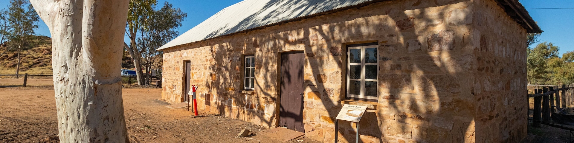 Alice Springs Telegraph Station showing a small town or village, farmland and heritage elements