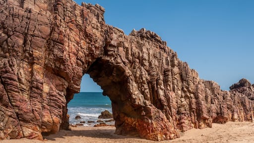 Jericoacoara, Ceará, Brasil. Outubro de 2018. Pedra Furada, ponto turístico em Jericoacoara.