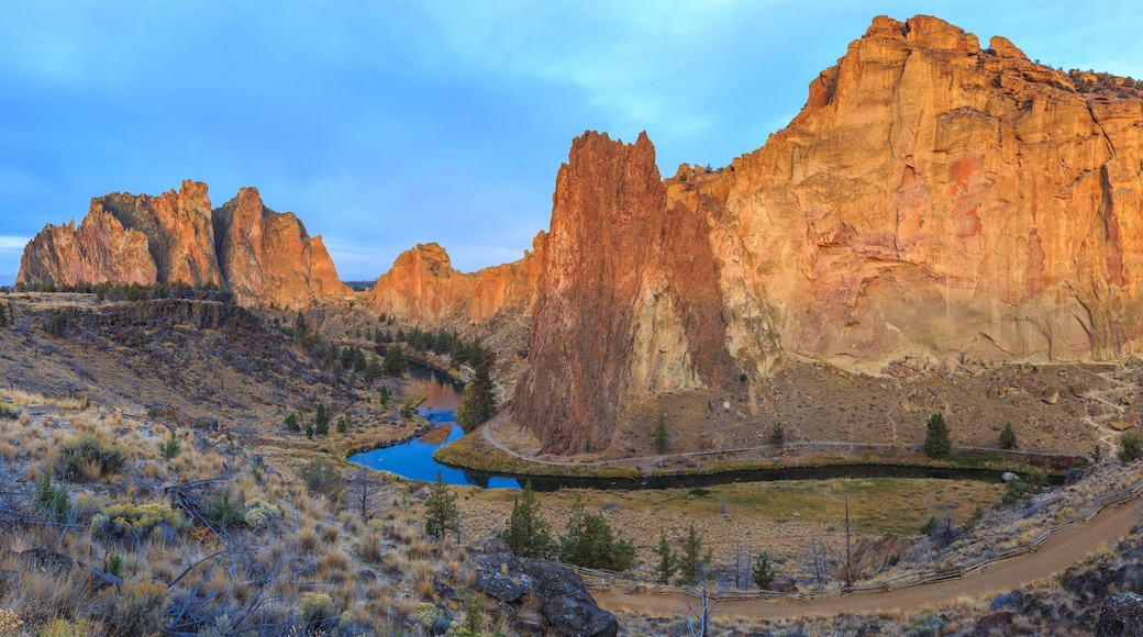 Sunrise at Smith Rock State Park in Central Oregon
