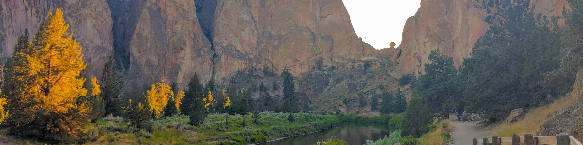Smith Rock in all its Glory at the end of a summer day. So many trails to explore and so much beauty to take in. Sometimes, you can even find a tightrope Walker.
#centraloregon #hiking #exploreyourstate #trovember #oregon #getoutdoors #explorelocal #travel #trovemberphotocontest