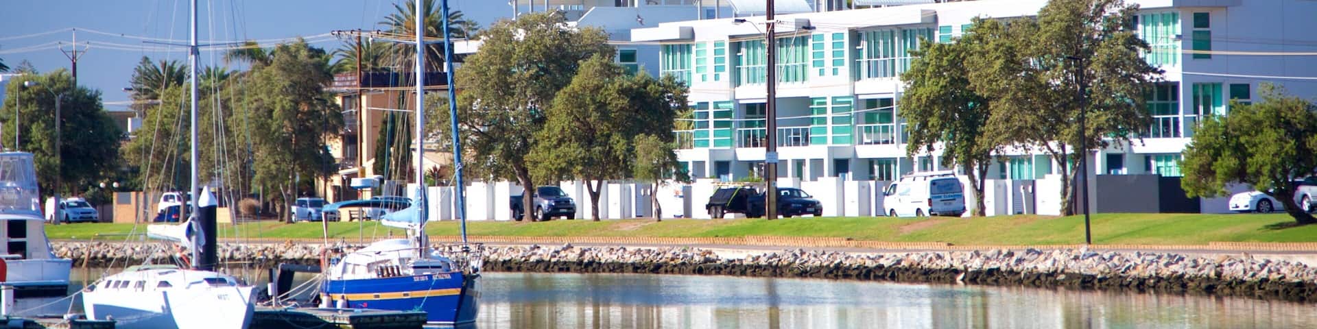 Holdfast Marina showing boating, a marina and a coastal town