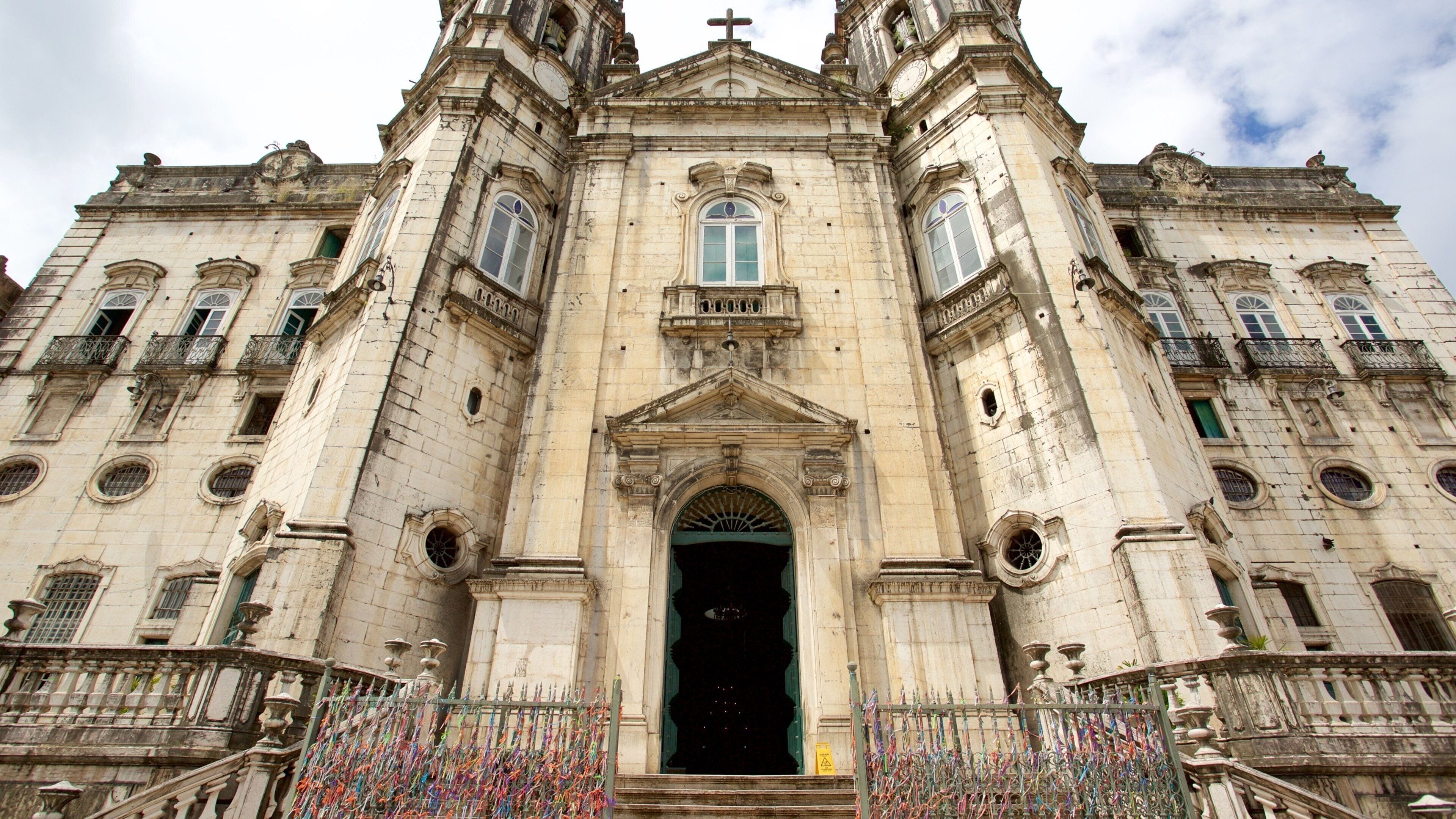 Nossa Senhora da Conceicao da Praia Basilica which includes religious aspects, heritage elements and a church or cathedral