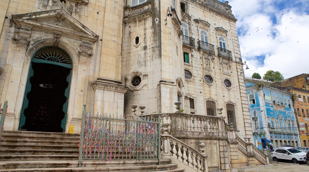 Nossa Senhora da Conceicao da Praia Basilica showing a church or cathedral and religious aspects