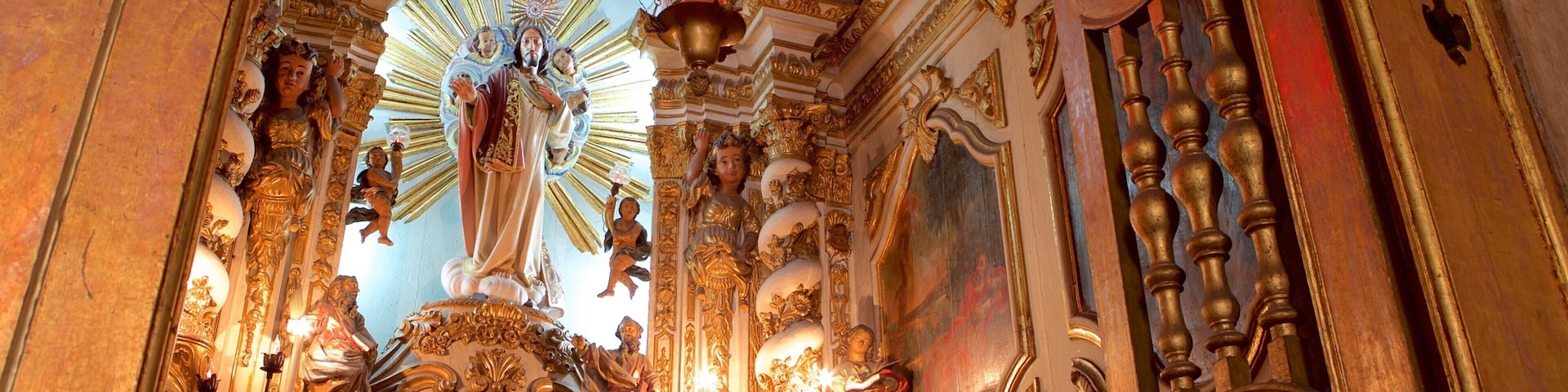 Basílica de Nossa Senhora de Conceição da Praia mostrando vistas internas, uma igreja ou catedral e aspectos religiosos