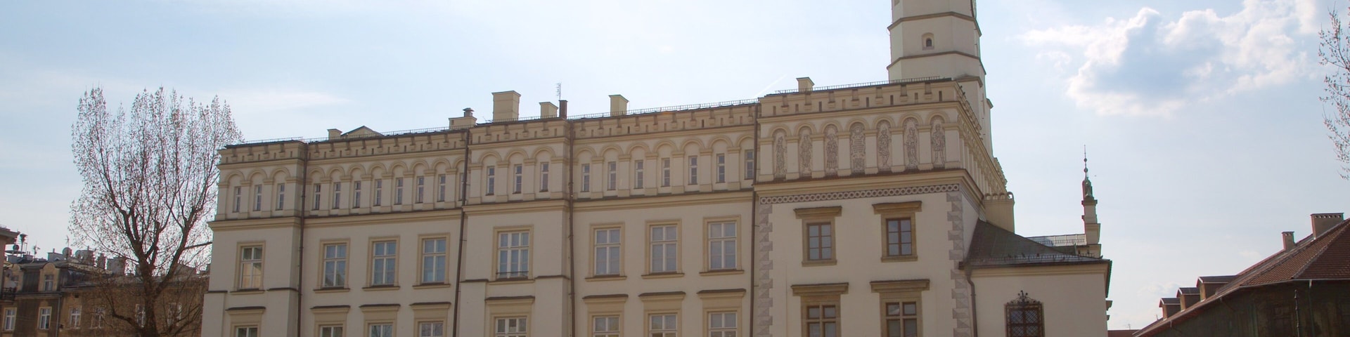 Musée ethnographique qui includes square ou place